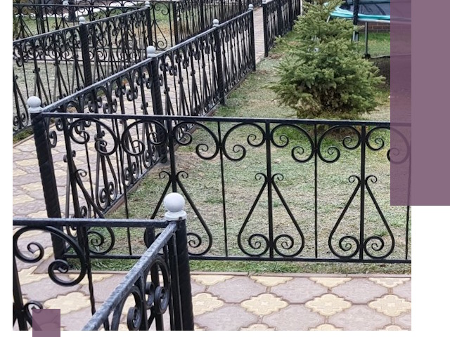 Кованые газонные ограждения под ключ в Тейково